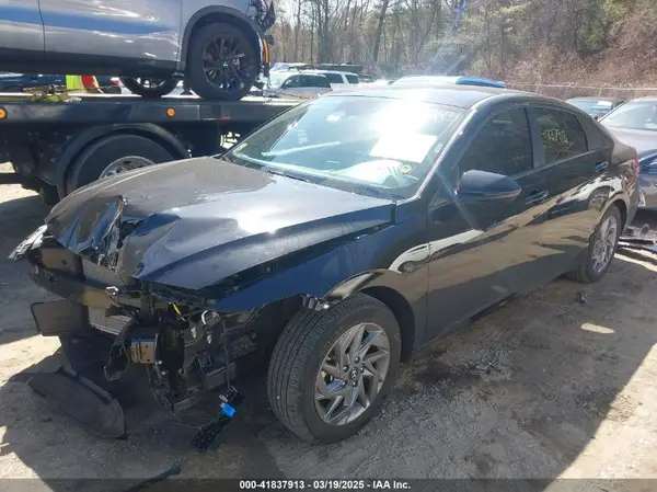 KMHLM4DG2RU725939 2024 HYUNDAI ELANTRA - Image 2