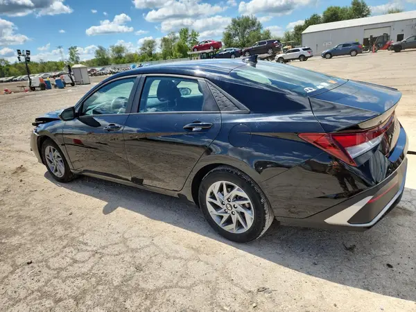 KMHLM4DG2RU727609 2024 HYUNDAI ELANTRA - Image 2