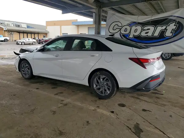 KMHLM4DG2RU731076 2024 HYUNDAI ELANTRA - Image 2