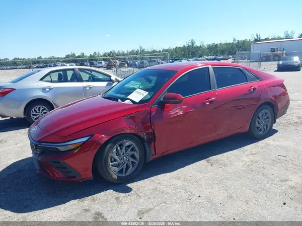 KMHLM4DG2RU735788 2024 HYUNDAI ELANTRA - Image 2