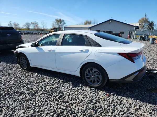 KMHLM4DG2RU737413 2024 HYUNDAI ELANTRA - Image 2