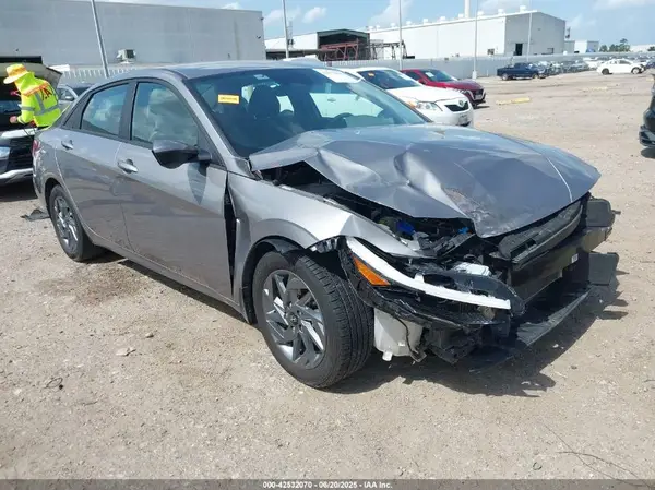 KMHLM4DG2RU737606 2024 HYUNDAI ELANTRA - Image 1