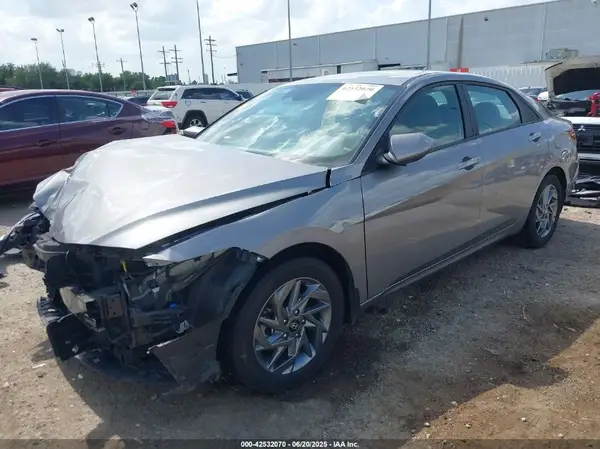 KMHLM4DG2RU737606 2024 HYUNDAI ELANTRA - Image 2