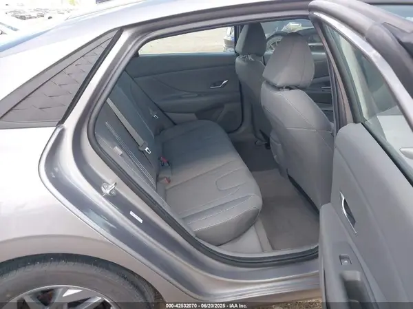 KMHLM4DG2RU737606 2024 HYUNDAI ELANTRA - Image 8