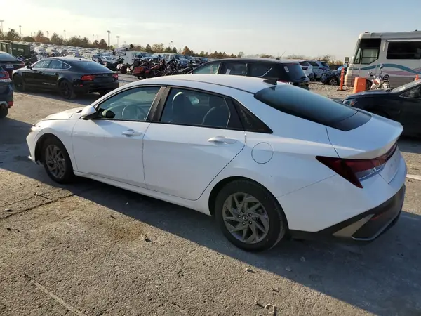 KMHLM4DG2RU743938 2024 HYUNDAI ELANTRA - Image 2