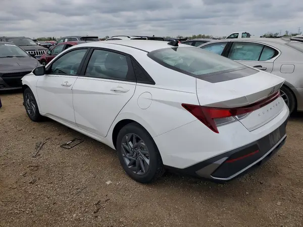 KMHLM4DG2RU745351 2024 HYUNDAI ELANTRA - Image 2