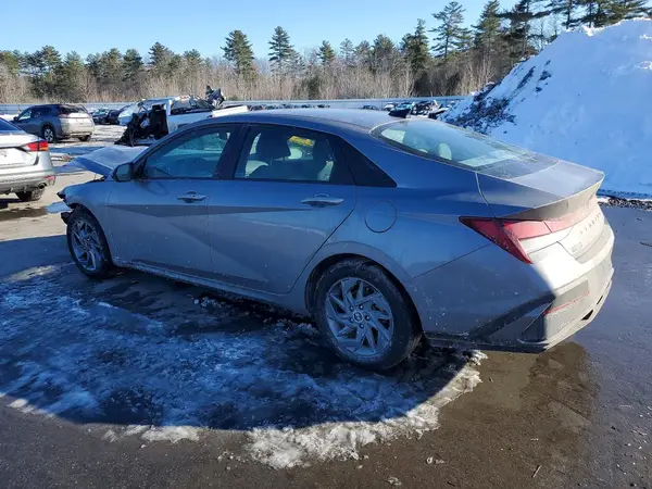 KMHLM4DG2RU756947 2024 HYUNDAI ELANTRA - Image 2