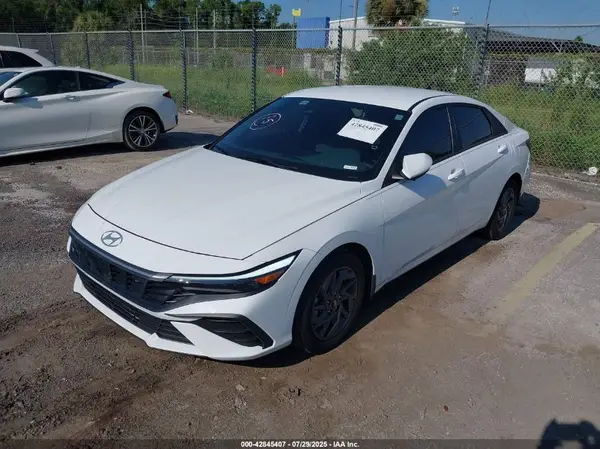 KMHLM4DG2RU761842 2024 HYUNDAI ELANTRA - Image 2