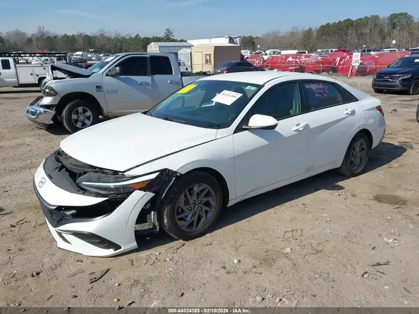 KMHLM4DG2RU763686 2024 HYUNDAI ELANTRA - Image 2