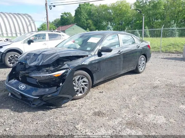 KMHLM4DG2RU781878 2024 HYUNDAI ELANTRA - Image 2