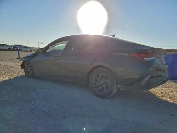 KMHLM4DG2RU787910 2024 HYUNDAI ELANTRA - Image 2
