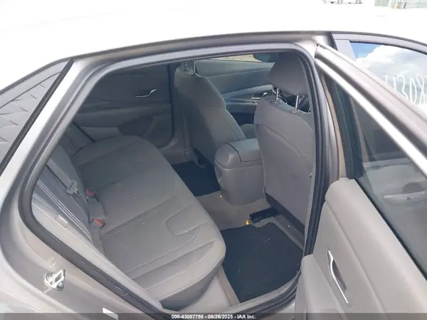 KMHLM4DG2RU807881 2024 HYUNDAI ELANTRA - Image 8