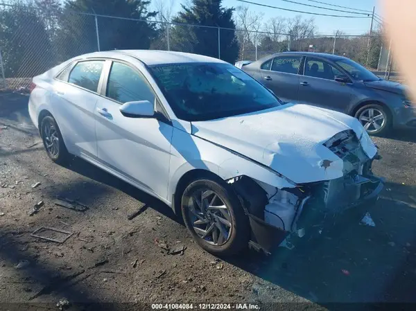 KMHLM4DG2RU817858 2024 HYUNDAI ELANTRA - Image 1