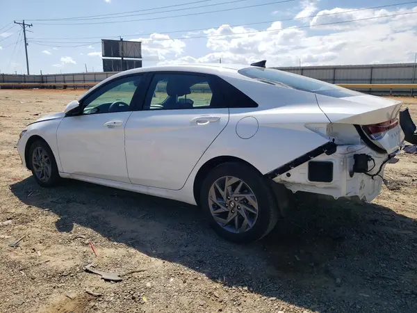 KMHLM4DG2RU817973 2024 HYUNDAI ELANTRA - Image 2