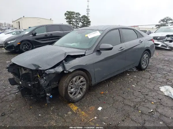 KMHLM4DG2RU830805 2024 HYUNDAI ELANTRA - Image 2