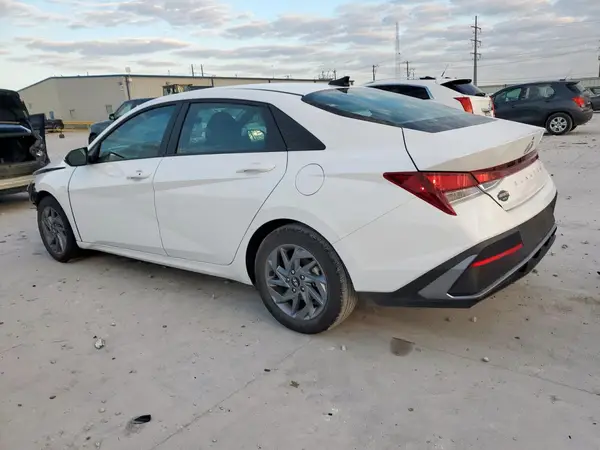 KMHLM4DG2RU846891 2024 HYUNDAI ELANTRA - Image 2