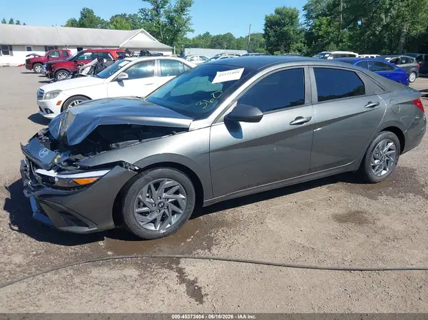 KMHLM4DG2RU847300 2024 HYUNDAI ELANTRA - Image 2