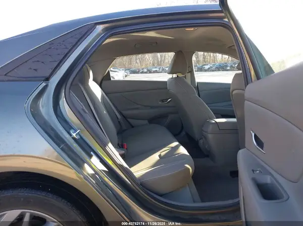 KMHLM4DG2RU852142 2024 HYUNDAI ELANTRA - Image 8