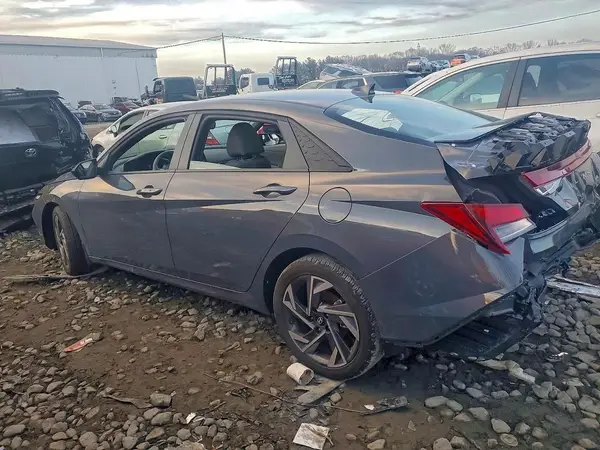 KMHLM4DG2SU007491 2025 HYUNDAI ELANTRA - Image 2
