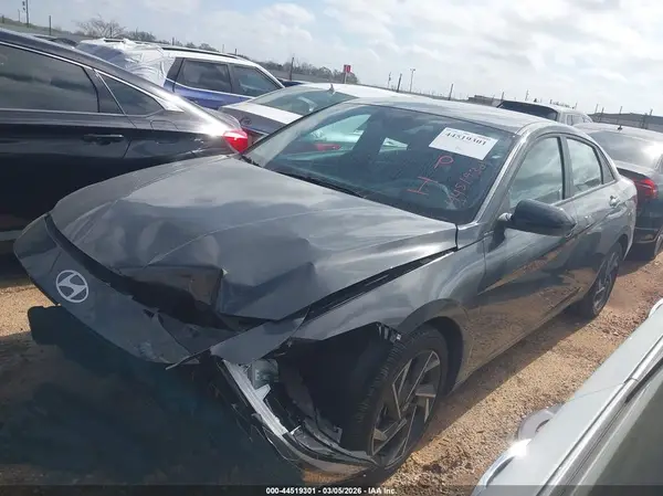 KMHLM4DG2SU041074 2025 HYUNDAI ELANTRA - Image 2