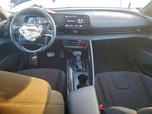 KMHLM4DG2SU069974 2025 HYUNDAI ELANTRA - Image 8