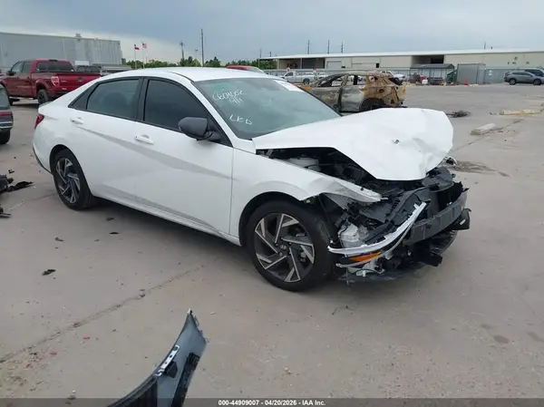 KMHLM4DG2SU079176 2025 HYUNDAI ELANTRA - Image 1