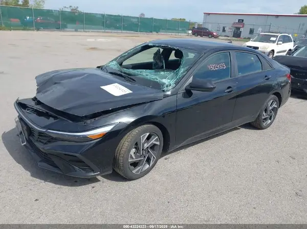 KMHLM4DG2SU882618 2025 HYUNDAI ELANTRA - Image 2