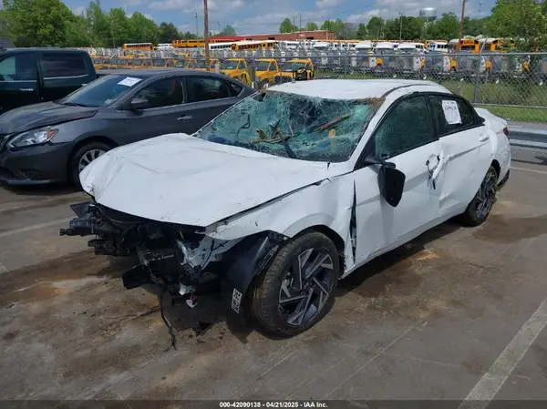 KMHLM4DG2SU886376 2025 HYUNDAI ELANTRA - Image 2