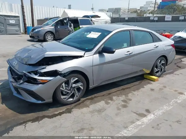 KMHLM4DG2SU908750 2025 HYUNDAI ELANTRA - Image 2