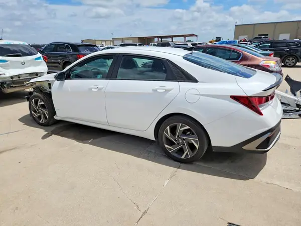 KMHLM4DG2SU923443 2025 HYUNDAI ELANTRA - Image 2