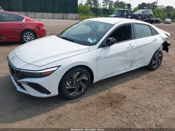 KMHLM4DG2SU956457 2025 HYUNDAI ELANTRA - Image 2