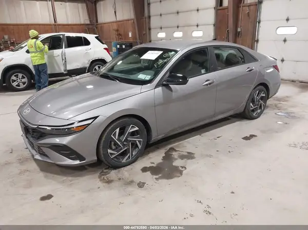KMHLM4DG2SU961755 2025 HYUNDAI ELANTRA - Image 2