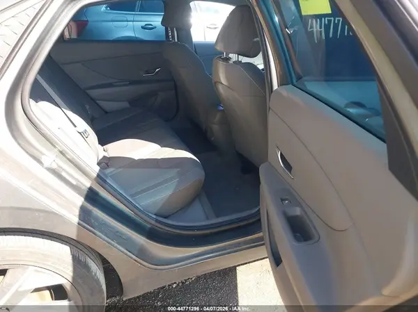 KMHLM4DG2SU962503 2025 HYUNDAI ELANTRA - Image 8