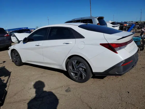 KMHLM4DG2SU974005 2025 HYUNDAI ELANTRA - Image 2
