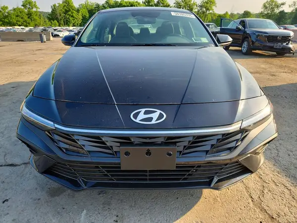2026 HYUNDAI ELANTRA COPART lot 58185336 auction photo 5