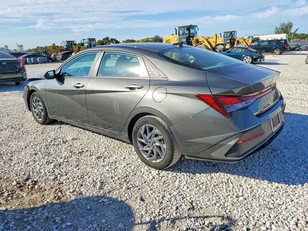 KMHLM4DG3RU636431 2024 HYUNDAI ELANTRA - Image 2