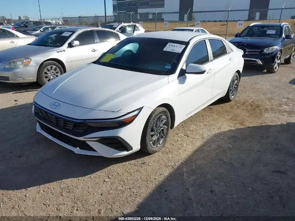 KMHLM4DG3RU656016 2024 HYUNDAI ELANTRA - Image 2