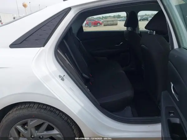 KMHLM4DG3RU657490 2024 HYUNDAI ELANTRA - Image 8