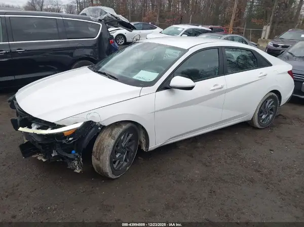 KMHLM4DG3RU663077 2024 HYUNDAI ELANTRA - Image 2
