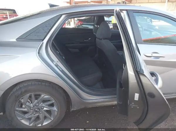 KMHLM4DG3RU665508 2024 HYUNDAI ELANTRA - Image 8