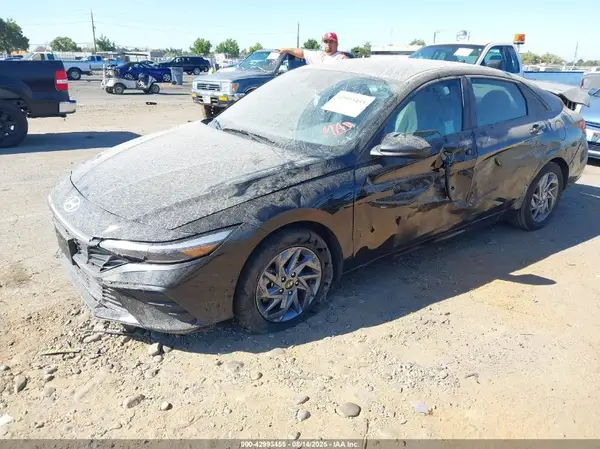 KMHLM4DG3RU672927 2024 HYUNDAI ELANTRA - Image 2