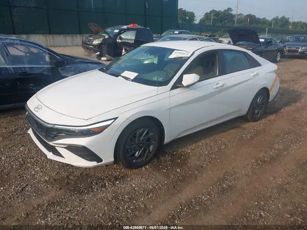 KMHLM4DG3RU676167 2024 HYUNDAI ELANTRA - Image 2