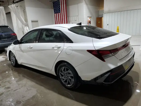 KMHLM4DG3RU679229 2024 HYUNDAI ELANTRA - Image 2
