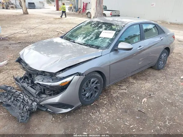 KMHLM4DG3RU698685 2024 HYUNDAI ELANTRA - Image 2
