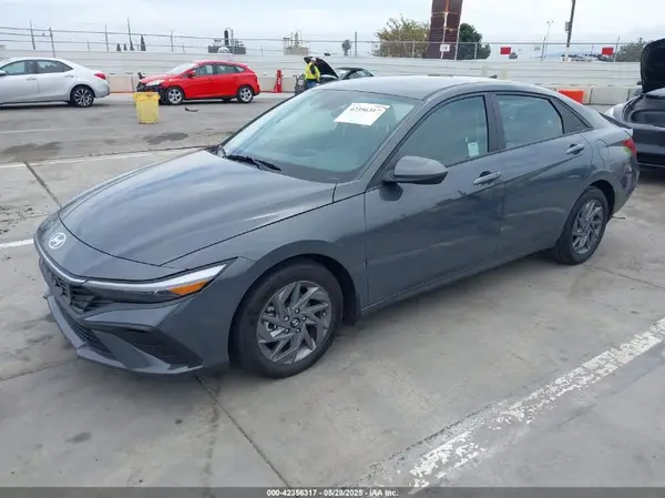 KMHLM4DG3RU703920 2024 HYUNDAI ELANTRA - Image 2