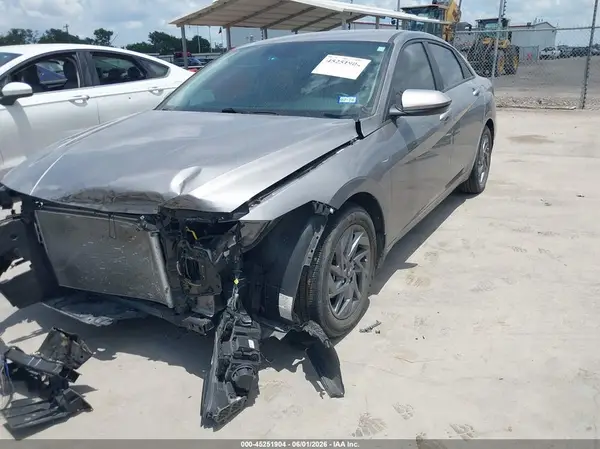 KMHLM4DG3RU717669 2024 HYUNDAI ELANTRA - Image 2