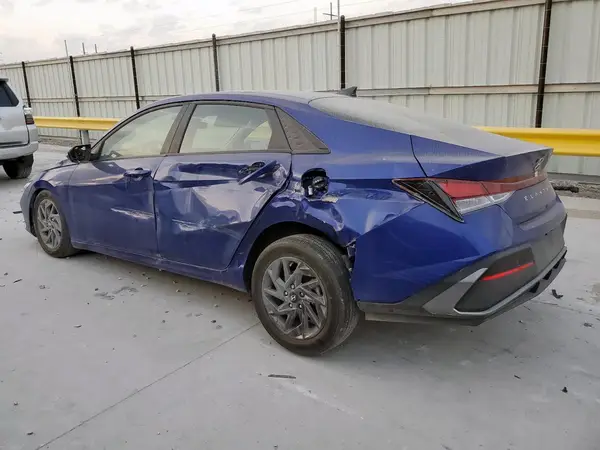 KMHLM4DG3RU724847 2024 HYUNDAI ELANTRA - Image 2