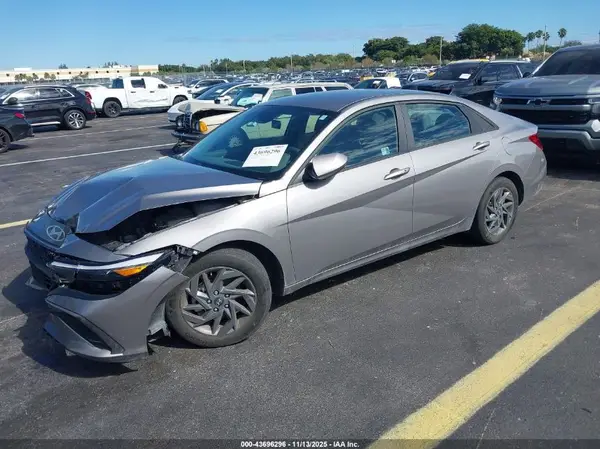 KMHLM4DG3RU729949 2024 HYUNDAI ELANTRA - Image 2