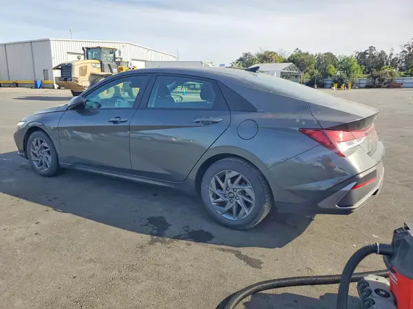 KMHLM4DG3RU731703 2024 HYUNDAI ELANTRA - Image 2