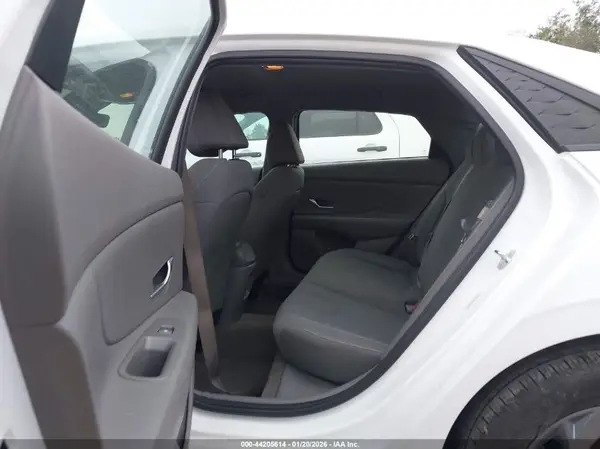 KMHLM4DG3RU735797 2024 HYUNDAI ELANTRA - Image 8